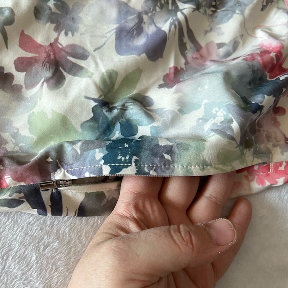 Athleta floral capris - Picture 5 of 7